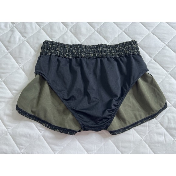 Vuori Womens XS Performance Running Shorts Black Green Print Lined Zip Pocket - Picture 5 of 5